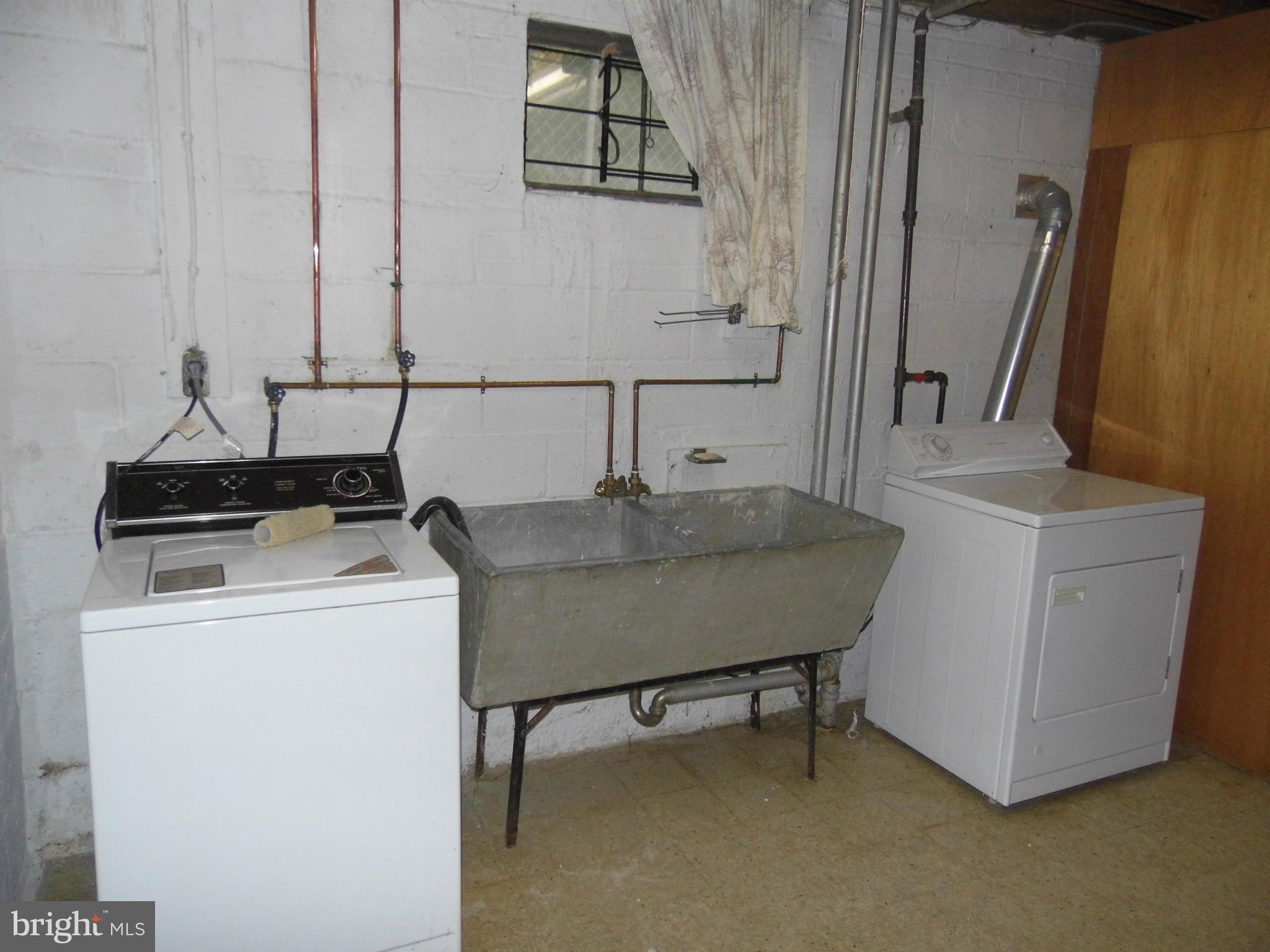303 East Schuyler Road Silver Spring, MD 20901 - Photo 10 of 16 Utility room