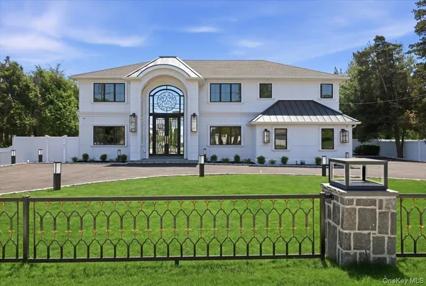 $2,679,000 | 72 Haypath Road, Bethpage, NY 11714