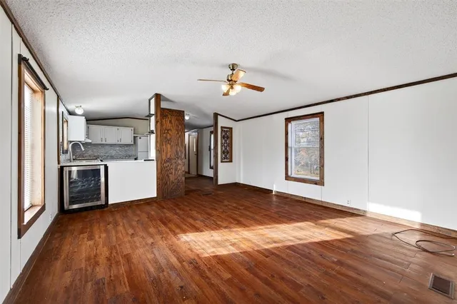 $679,000 | 7154 Farm To Market Road 922, Valley View, TX 76272