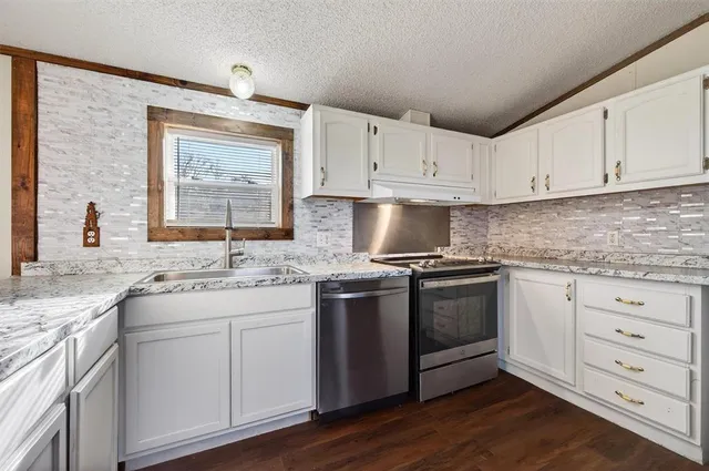 $679,000 | 7154 Farm To Market Road 922, Valley View, TX 76272