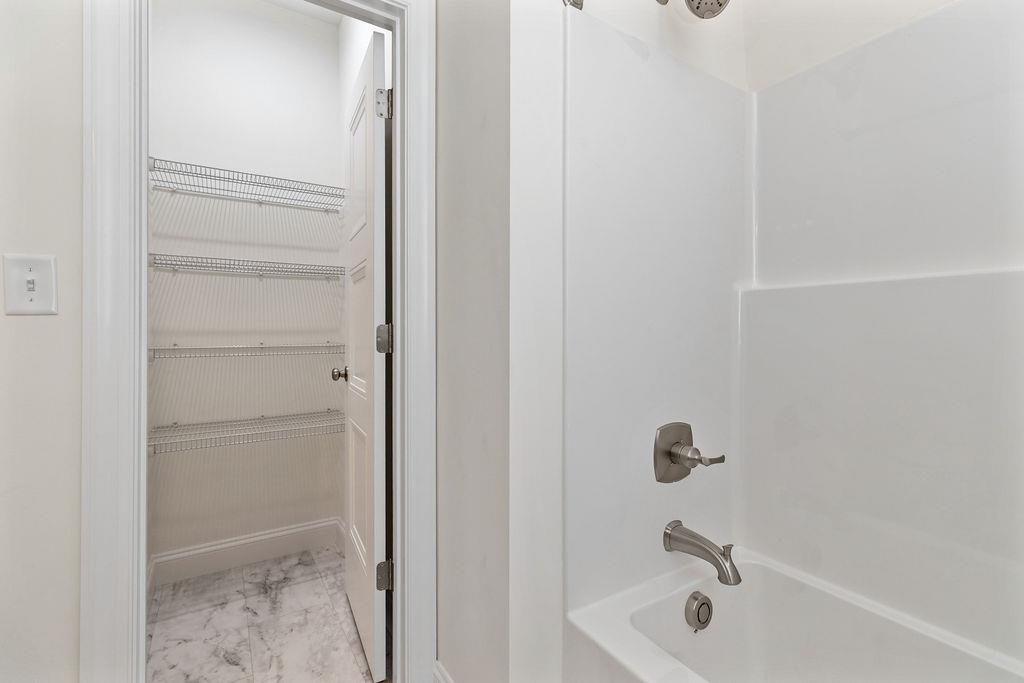 833 Faber Avenue Waynesboro, VA 22980 - Photo 28 of 36 a bathroom with a bathtub