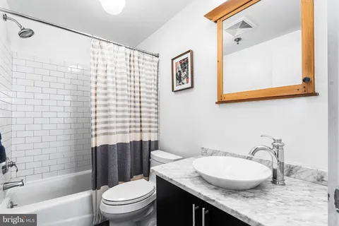 $475,000 | 205 Cuthbert Street, Unit 201, Philadelphia, PA 19106