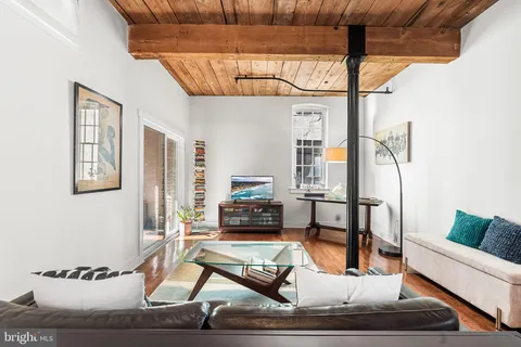 $475,000 | 205 Cuthbert Street, Unit 201, Philadelphia, PA 19106