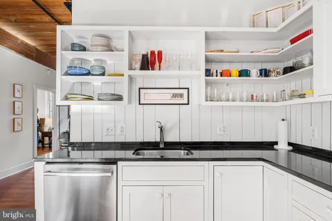 $475,000 | 205 Cuthbert Street, Unit 201, Philadelphia, PA 19106