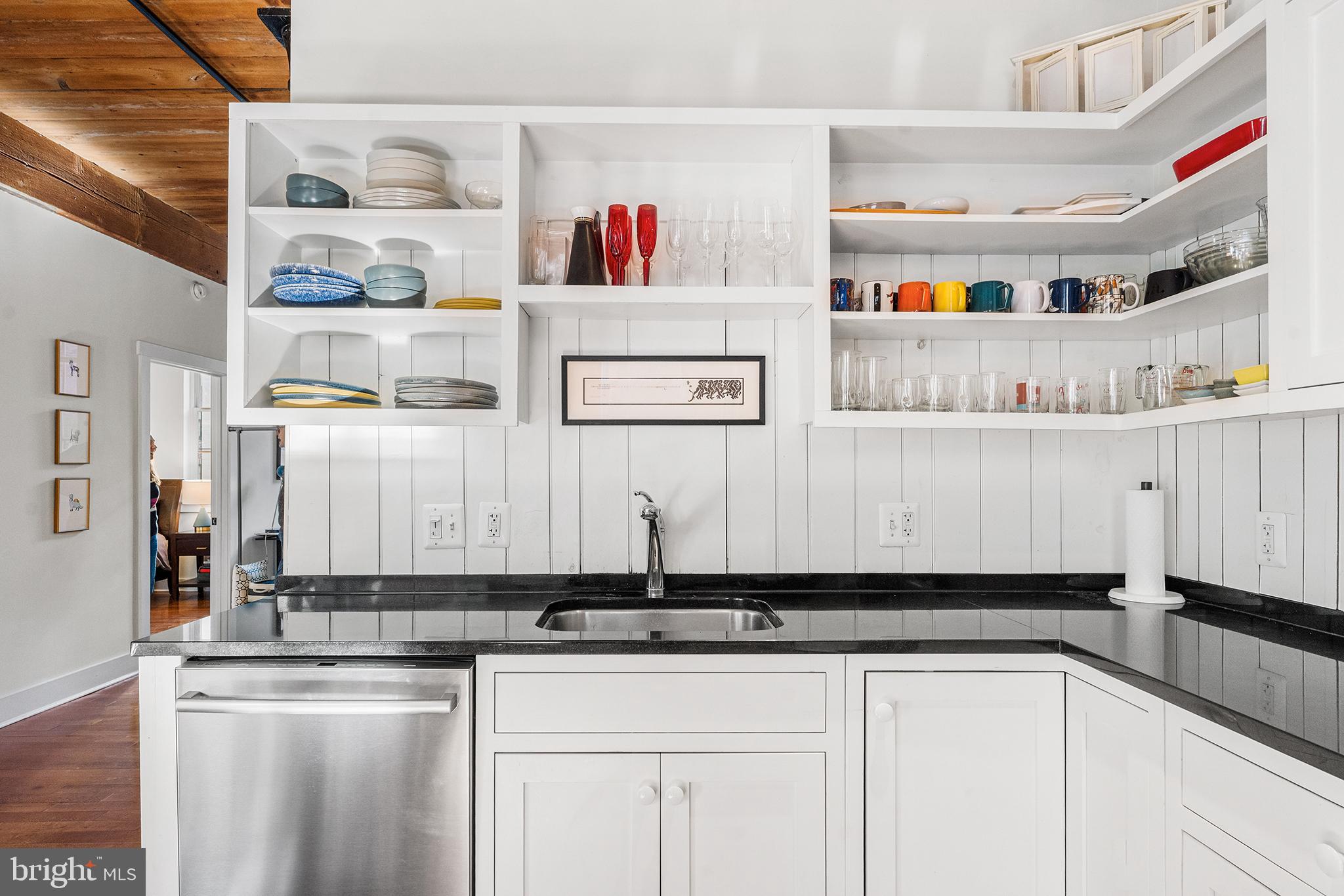 205 Cuthbert Street, Unit 201 Philadelphia, PA 19106 - Photo 10 of 41