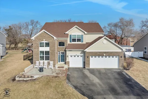 $525,000 | 14860 West Carver Crossing, Manhattan, IL 60442