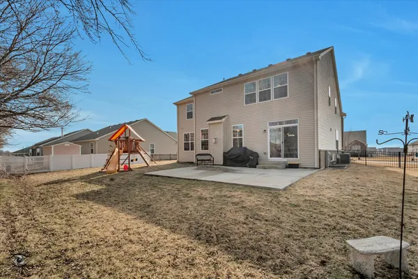 $525,000 | 14860 West Carver Crossing, Manhattan, IL 60442
