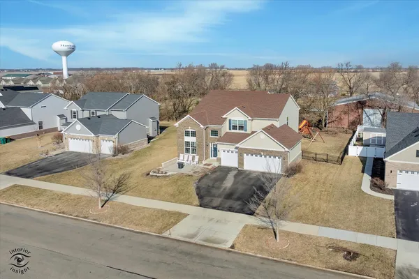 $525,000 | 14860 West Carver Crossing, Manhattan, IL 60442