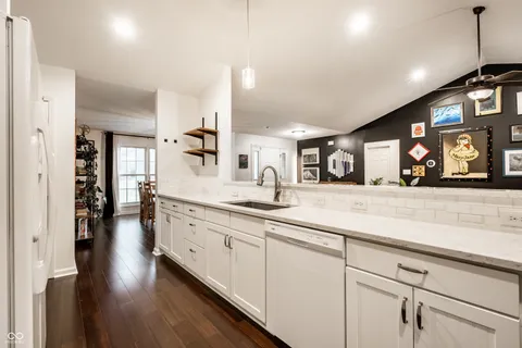 $550,000 | 1085 Fleetwood Drive, Indianapolis, IN 46228