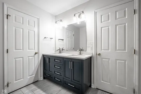 $550,000 | 1085 Fleetwood Drive, Indianapolis, IN 46228