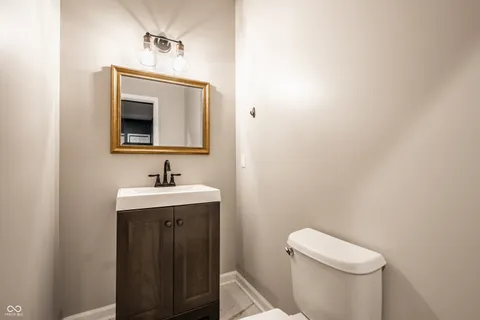 $550,000 | 1085 Fleetwood Drive, Indianapolis, IN 46228