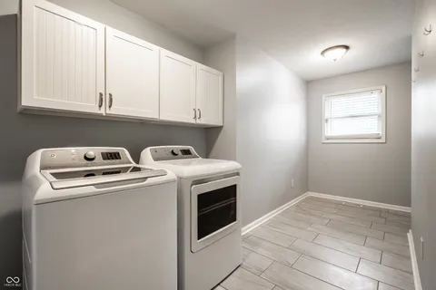 $550,000 | 1085 Fleetwood Drive, Indianapolis, IN 46228