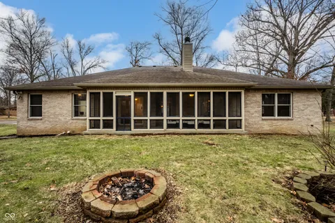 $550,000 | 1085 Fleetwood Drive, Indianapolis, IN 46228