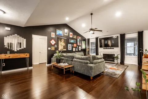 $550,000 | 1085 Fleetwood Drive, Indianapolis, IN 46228