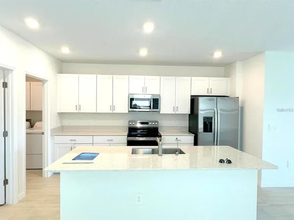 $2,700 | 11476 Radiant Shr Loop, San Antonio, FL 33576