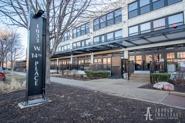 $2,300 | 1033 West 14th Place, Unit 114, Chicago, IL 60608