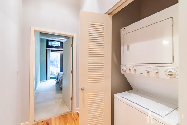 $2,300 | 1033 West 14th Place, Unit 114, Chicago, IL 60608