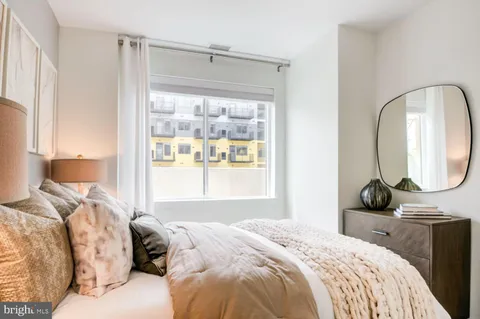 $3,135 | 501-31 North Christopher Columbus Boulevard, Unit 1537, Philadelphia, PA 19123