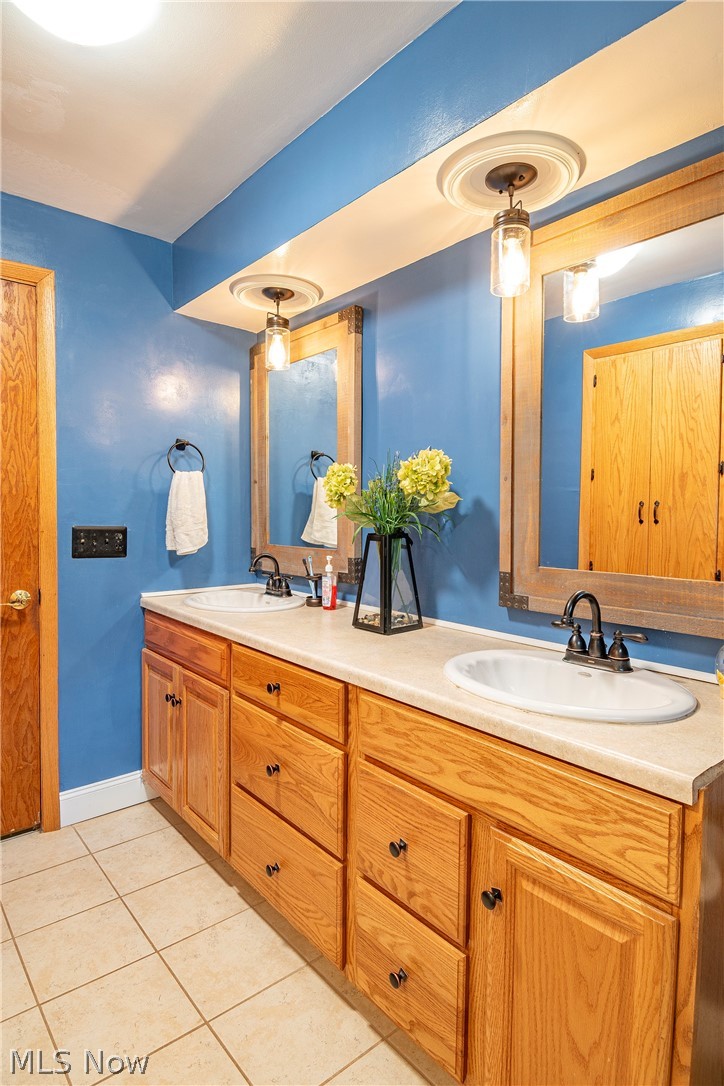2421 Woodview Road Uniontown, OH 44685 - Photo 17 of 32 Gallery Image 17