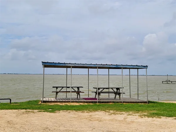 $228,000 | 376 Haddock Drive, Palacios, TX 77465