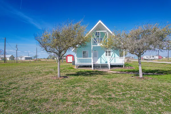 $228,000 | 376 Haddock Drive, Palacios, TX 77465
