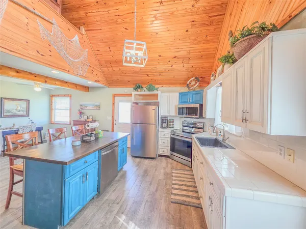 $228,000 | 376 Haddock Drive, Palacios, TX 77465