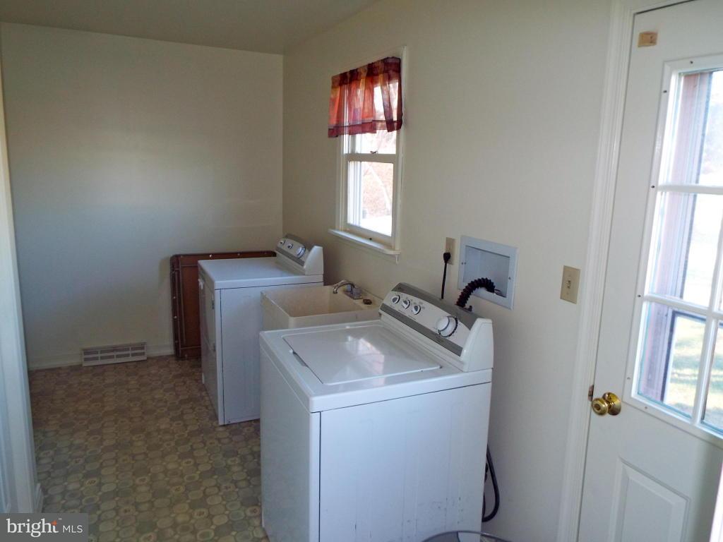 19 Carriage Road Palmyra, PA 17078 - Photo 17 of 19 Gallery Image 17