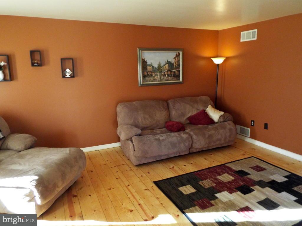 19 Carriage Road Palmyra, PA 17078 - Photo 5 of 19 Gallery Image 5