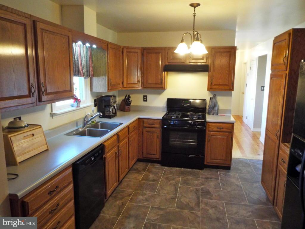 19 Carriage Road Palmyra, PA 17078 - Photo 9 of 19 Gallery Image 9
