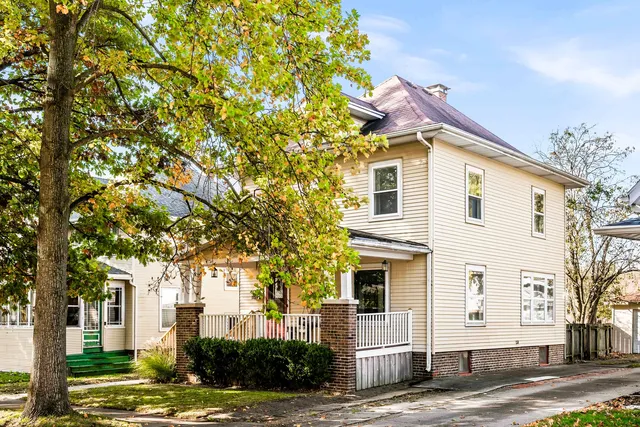 $237,000 | 411 Willard Avenue, Bloomington, IL 61701
