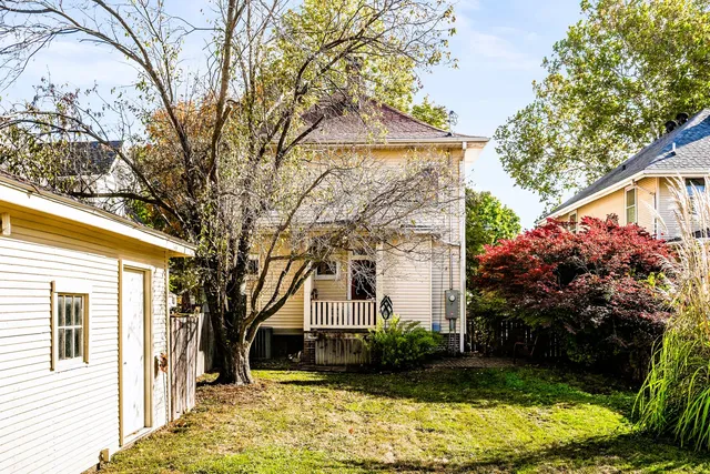 $237,000 | 411 Willard Avenue, Bloomington, IL 61701