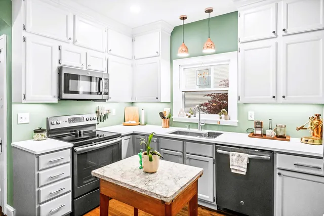 $237,000 | 411 Willard Avenue, Bloomington, IL 61701