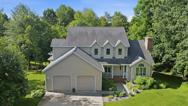 $625,000 | 2320 40th Street North, Sartell, MN 56377