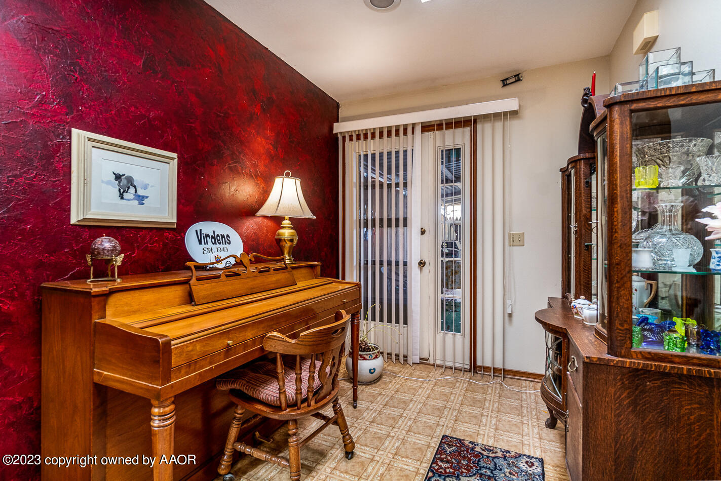 3406 Gladstone Lane Amarillo, TX 79121 - Photo 14 of 21 a room with furniture and wooden floor