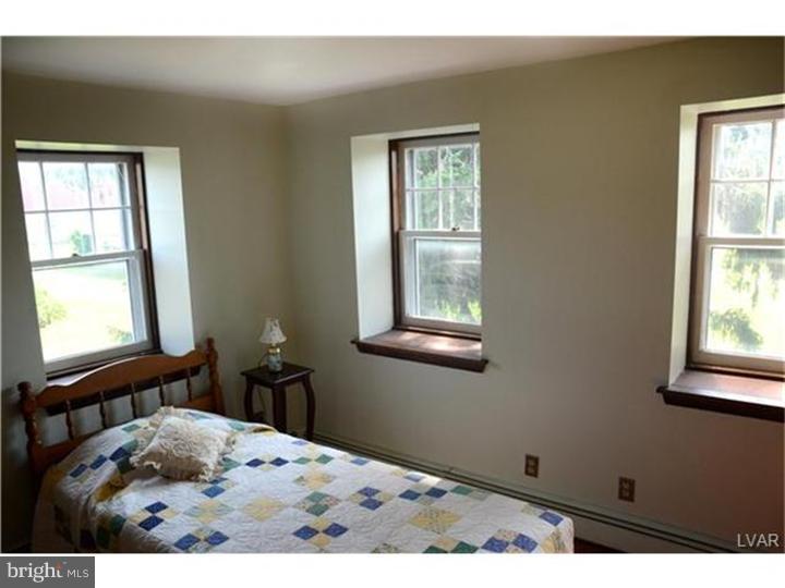 5902 Vera Cruz Road Emmaus, PA 18049 - Photo 18 of 23 Gallery Image 18