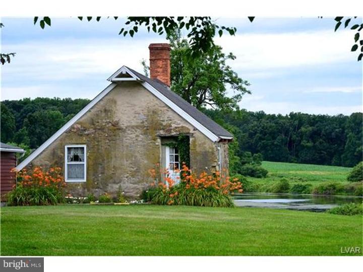 5902 Vera Cruz Road Emmaus, PA 18049 - Photo 5 of 23 Gallery Image 5