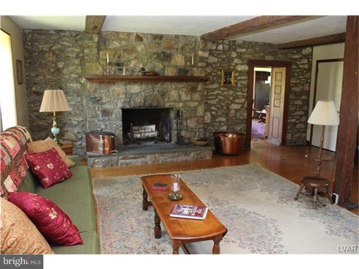 5902 Vera Cruz Road Emmaus, PA 18049 - Photo 8 of 23 Gallery Image 8