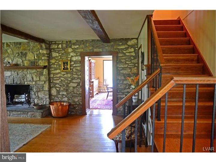 5902 Vera Cruz Road Emmaus, PA 18049 - Photo 9 of 23 Gallery Image 9