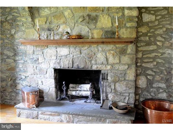 5902 Vera Cruz Road Emmaus, PA 18049 - Photo 10 of 23 Gallery Image 10