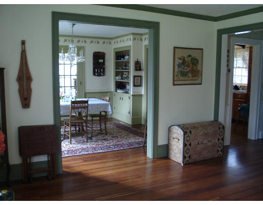 22 Montgomery Road Southampton, MA 01073 - Photo 2 of 13