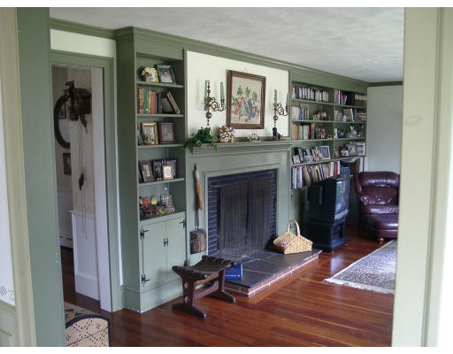 22 Montgomery Road Southampton, MA 01073 - Photo 4 of 13