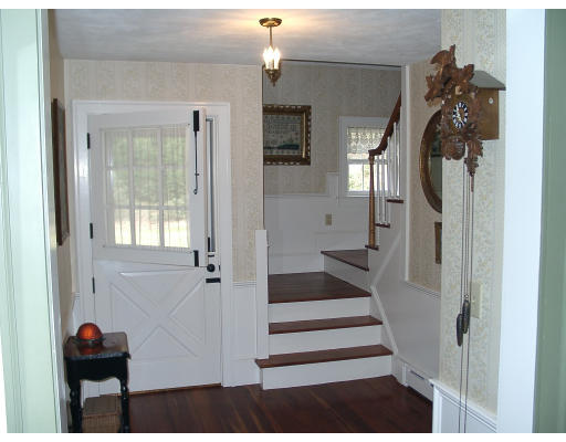 22 Montgomery Road Southampton, MA 01073 - Photo 5 of 13