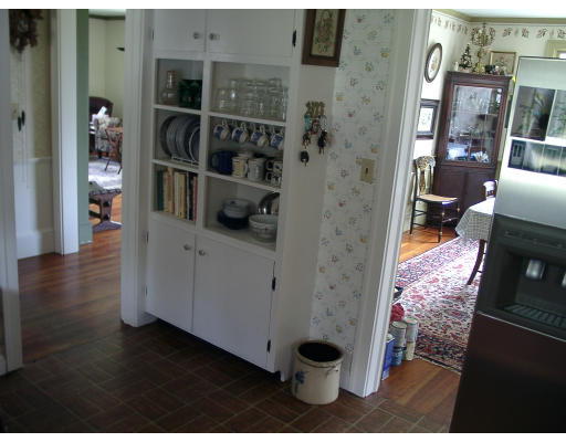 22 Montgomery Road Southampton, MA 01073 - Photo 6 of 13
