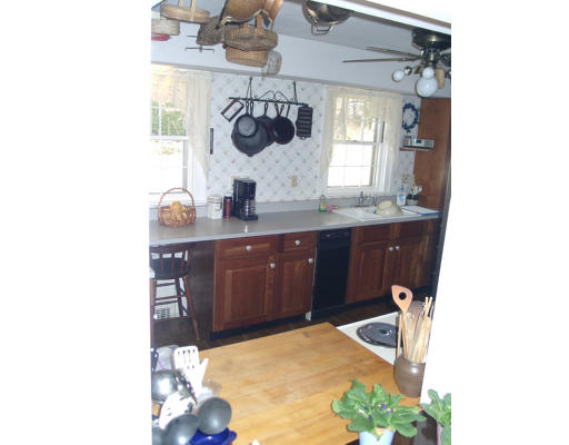 22 Montgomery Road Southampton, MA 01073 - Photo 8 of 13
