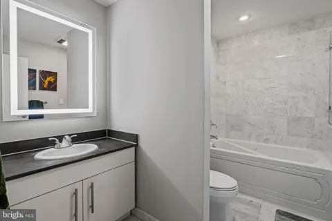 $299,000 | 1100 South Broad Street, Unit 515C, Philadelphia, PA 19146