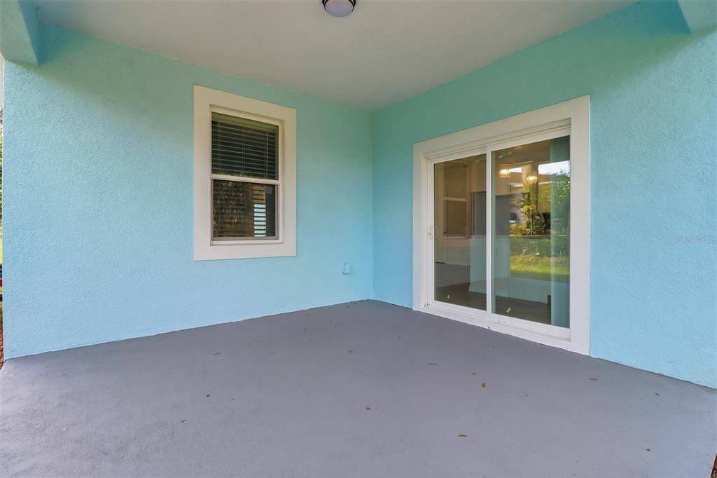 822 Poplar Street Inverness, FL 34452 - Photo 31 of 45 an empty room with a window