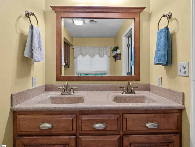 $268,500 | 217 Chatham Court, Greenwood, SC 29649