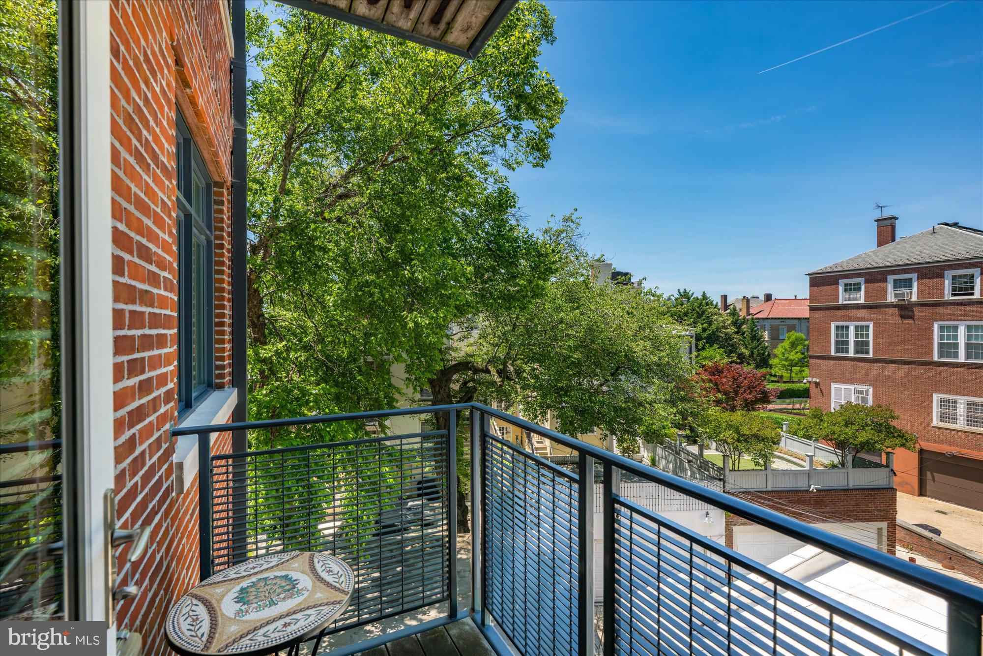 2225 California Street Northwest, Unit 402 Washington, DC 20008 - Photo 14 of 31 Morning start or evening wind-down here!