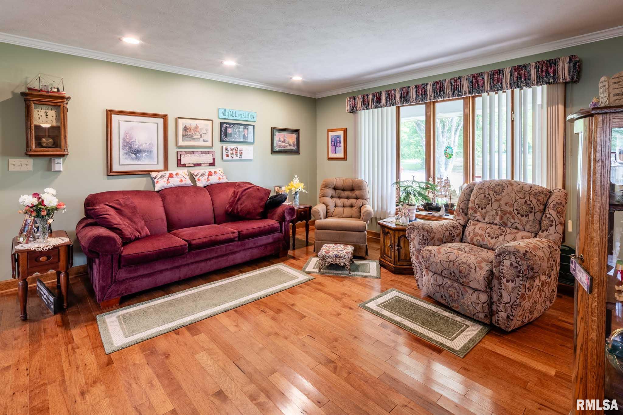 408 West Flora Street Valier, IL 62891 - Photo 5 of 33 Gallery Image 5