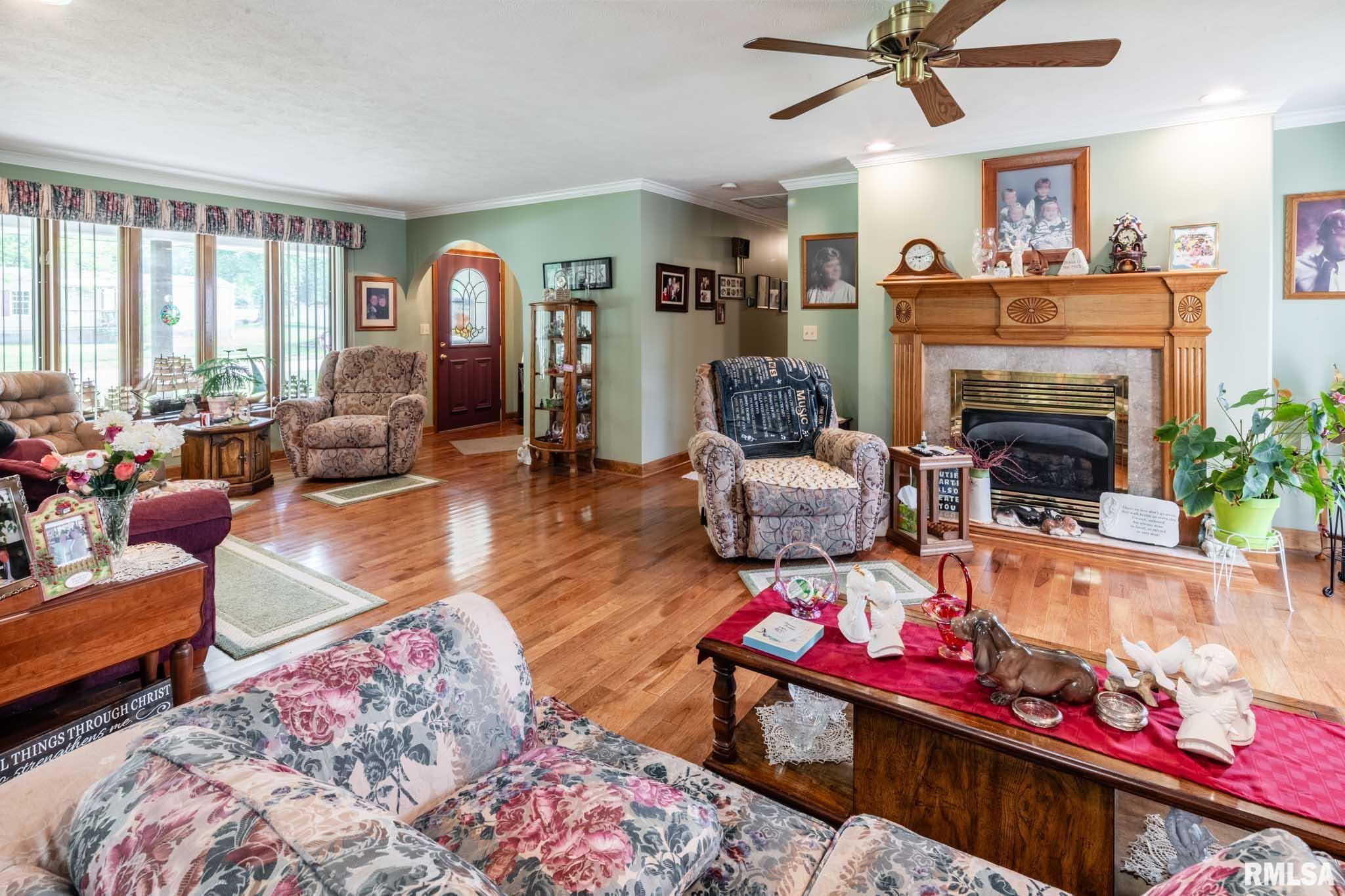 408 West Flora Street Valier, IL 62891 - Photo 9 of 33 Gallery Image 9